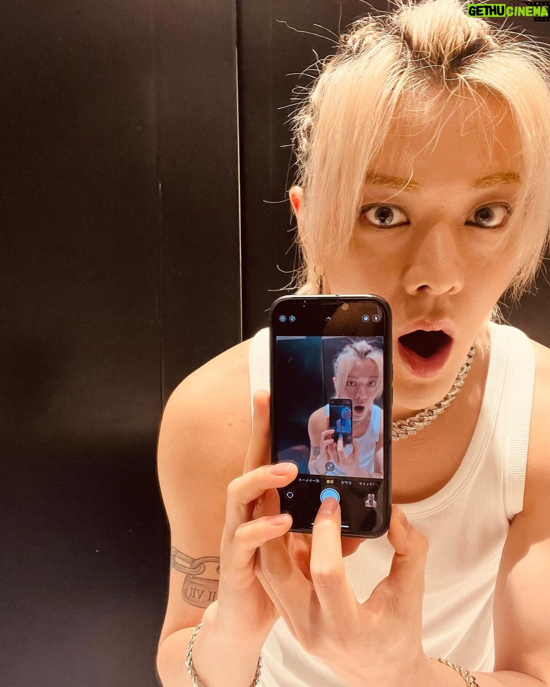 Nakamoto Yuta Instagram - 澳门~~~ 这两天太感谢大家了! 因为有大家的力量,我们才能顺利完成舞台! 我们再见吧!❤️❤️😎🤘