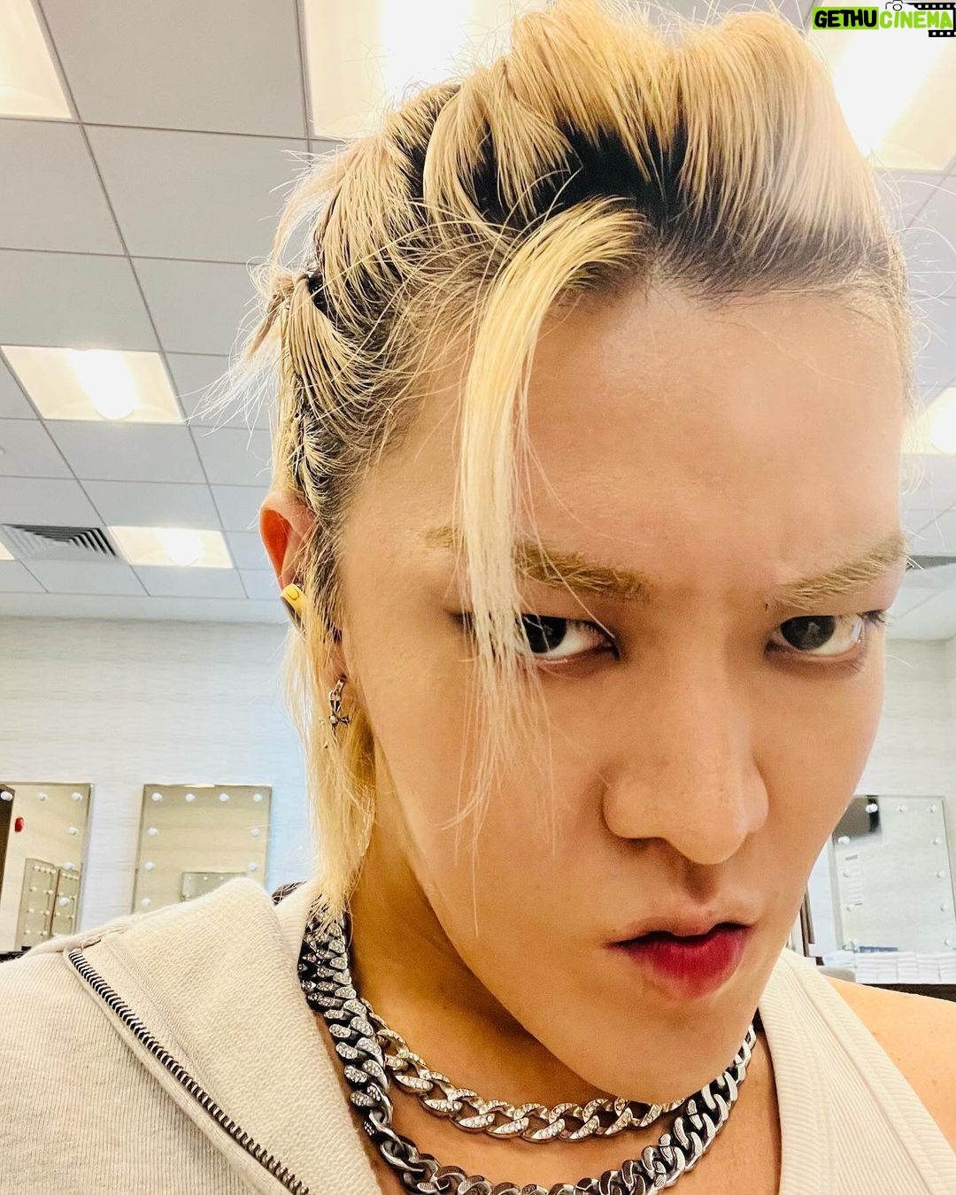 Nakamoto Yuta Instagram - 澳门~~~ 这两天太感谢大家了! 因为有大家的力量,我们才能顺利完成舞台! 我们再见吧!❤️❤️😎🤘