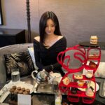 Nam Kyu-hee Instagram – 키린 x 웨스틴조선 
키린의 보보(Bo Bo) 컬렉션은 귀여운 판다와 테디베어의 
독창적인 조합으로 이루어진 키린의 대표 컬렉션 중 하나인데요!

올겨울 웨스틴조선이 이에 영감을 받아 보보(Bo Bo)컬렉션을
컨셉으로 애프터눈 티 세트를 선보인다고 합니다.✨ 
트레이부터 디저트까지 사랑스러운 판다 모양으로 여러분을
기다리고 있어요.🤍 

+ 12월 15일부터 12월 29일까지 키린 카카오톡 채널을 추가하시면 귀여운 보보 컬렉션 이모지를 다운 받을 수 있다고 하니 귀여움 겟 하러 가봅시다!🐼 

#광고 #키린 #웨스틴조선애프터눈티 #보보컬렉션