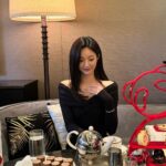 Nam Kyu-hee Instagram – 키린 x 웨스틴조선 
키린의 보보(Bo Bo) 컬렉션은 귀여운 판다와 테디베어의 
독창적인 조합으로 이루어진 키린의 대표 컬렉션 중 하나인데요!

올겨울 웨스틴조선이 이에 영감을 받아 보보(Bo Bo)컬렉션을
컨셉으로 애프터눈 티 세트를 선보인다고 합니다.✨ 
트레이부터 디저트까지 사랑스러운 판다 모양으로 여러분을
기다리고 있어요.🤍 

+ 12월 15일부터 12월 29일까지 키린 카카오톡 채널을 추가하시면 귀여운 보보 컬렉션 이모지를 다운 받을 수 있다고 하니 귀여움 겟 하러 가봅시다!🐼 

#광고 #키린 #웨스틴조선애프터눈티 #보보컬렉션