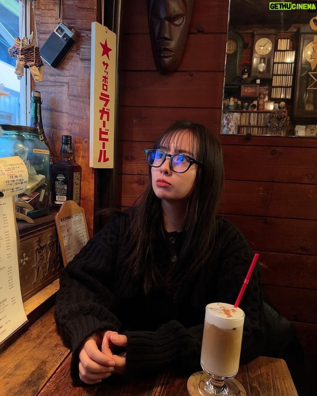 Nana Yamada - 6.4K Likes - 気取らず気を遣わずお互いに
好きなことしてなにも話さないってとても幸せな空間🫖♡
1人でもいいねんけど、誰かいてほしい。
もっとゆっくりしたかったけどまた今度☕️