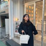 Nana Yamada Instagram – かわいいケーキ🎂💕

代々木上原にある @cakeshop.yoyogiuehara で🐥💛

自分の好みにカスタマイズしてオーダー！
お誕生日ケーキにしてもらった🎈

ふわふわスポンジ美味しかった🥹✨

#PR #cakeshop CAKESHOP 代々木上原店