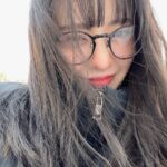Nana Yamada Instagram – かわいい…だいすき…まーためがね🥹👓
かわいい？かわいいよね🥹♡？笑

JINS種類豊富すぎ…あつすぎ…🥹✨

サウナ用めがねとかもあって
またコレクションしちゃいそうです🥹☘️

@jins_japan
#jinsアイウエアリレー
