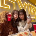 Nana Yamada Instagram - すずとランチに🤤🥣✨ 青山表参道に新しくOPENした @guzmanygomezjp に ご招待していただきました〜♡ ライトサイズとレギュラーサイズ マイルドとスパイシーを選べて メニューも豊富でおなかいっぱい！ さくっとごはんにちょうどいい☺️🌱 またふら〜っと行ってみよ🪴 #guzmanygomez #PR