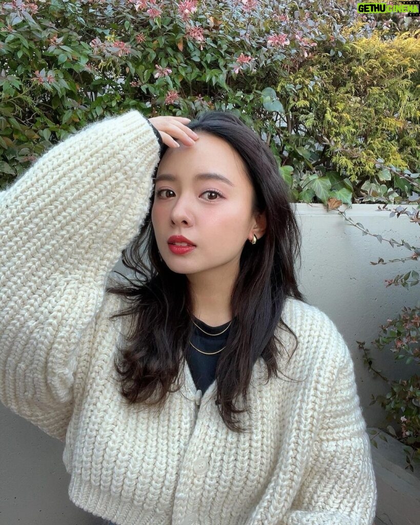Nana Yamada Instagram - 風で前髪どっかいった🙃 けどアクセサリーが可愛いからなんでもいいっか☺️♡ #CENE #金属アレルギー対応