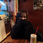 Nana Yamada Instagram - 気取らず気を遣わずお互いに 好きなことしてなにも話さないってとても幸せな空間🫖♡ 1人でもいいねんけど、誰かいてほしい。 もっとゆっくりしたかったけどまた今度☕️
