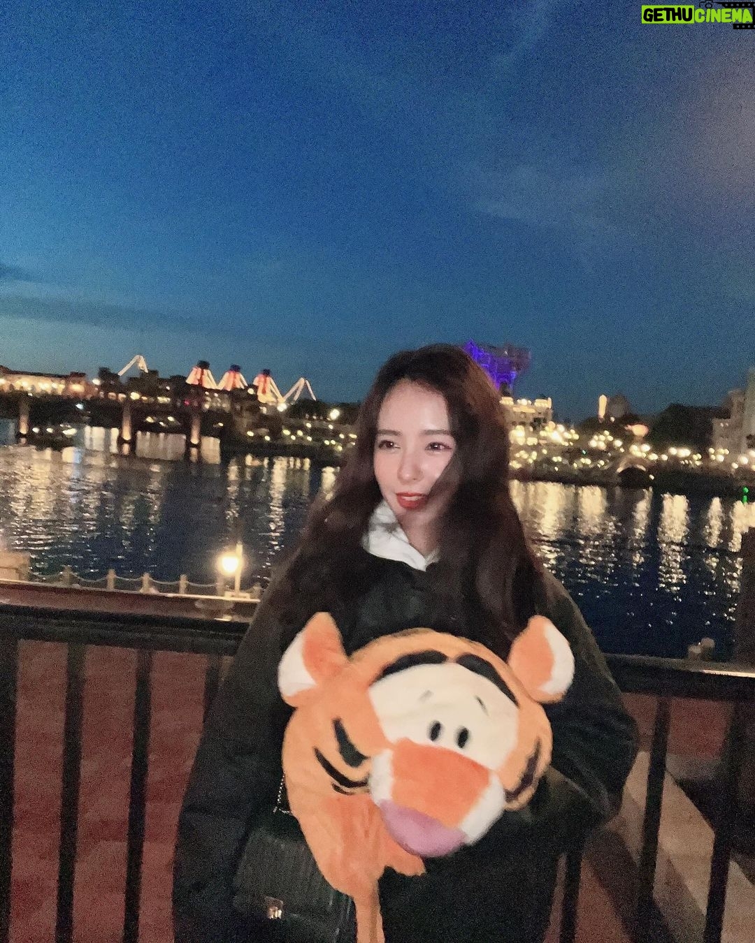 Nana Yamada - 6.3K Likes - 今年も1年たのしかったです🙇🏻♀️✨
みんな良いお年を〜〜☺️🌱いつもありがとね🥹♡