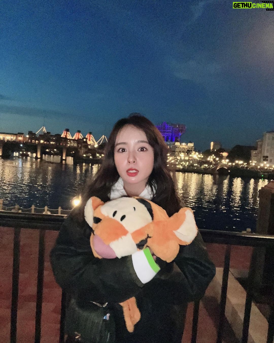Nana Yamada - 6.3K Likes - 今年も1年たのしかったです🙇🏻♀️✨
みんな良いお年を〜〜☺️🌱いつもありがとね🥹♡