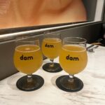 Nana Yamada Instagram - 普段ビールはあんまり飲まないけど クラフトビールだと飲みたくなるのなんだろ🥹🍺 どれもサイズ感がとてもよくっていろんなの食べたよ🤤✨ クラフトビール×フィッシュ＆チップス🐟 悪いことしてるみたいでめっちゃ美味しかったな...🥹♡笑 クラフトビール醸造所併設でとてもおしゃれでした🌱 あとあと、店員さんがにこにこでとっても素敵でした🥹 ご招待いただきありがとうございました🙇🏻‍♀️ またお友達とクラフトビール飲みに行く〜〜🤔☝️ #虎ノ門ヒルズ #虎ノ門ヒルズステーションタワー Dam Brewery & Restaurant