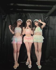 Nanase Yoshikawa Instagram - ジッパー💕💕 衣装かわいいよね😌💕
