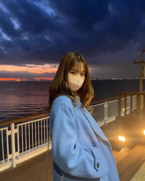 Nanase Yoshikawa Instagram - 海ほたる☺️
めちゃくちゃ綺麗だった🤍
青いコートお気に入り✌︎
Photo by いとこ