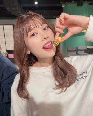 Nanase Yoshikawa Instagram - エイトくん、いただきます🐝