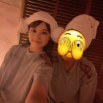 Nanase Yoshikawa Instagram - 韓国で仕事終わりに行ってみたかった巨大スパに☺️ サウナもあってお風呂も綺麗で楽しかった✌︎ お世話になったコーディネーターさんと☺️🤍 この巻き方みんなしてて真似してみた笑 #新世界スパランド #spaland