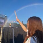 Nanase Yoshikawa Instagram - イコノイジョイ2023観に行かせていただいた時の写真☺️ しーちゃんが撮ってくれたんだけどめちゃくちゃ夏ー！ ライブ自体も最高でステージ上からメンバーにたくさんの水と泡をかけられて幸せでした(^_^)♡