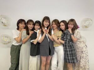 Nanase Yoshikawa Instagram - 卒業発表しました。
みんな本当に本当にありがとう！
大好きすぎる！幸せです❤️
大阪からも駆けつけてくれる人がいました！