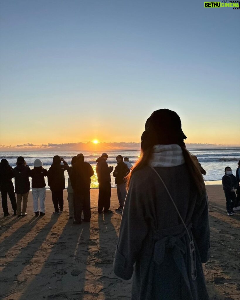 Nanase Yoshikawa Instagram - 千葉で初日の出🌅 朝早いし寒いけど毎年恒例にしたい行事🥱