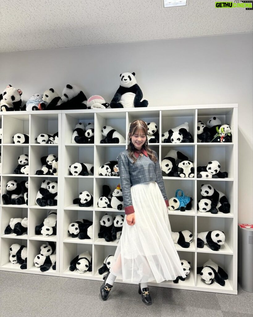 Nanase Yoshikawa Instagram - パンダに囲まれてる🐼何匹いたかなー？ #ワールド極限ミステリー