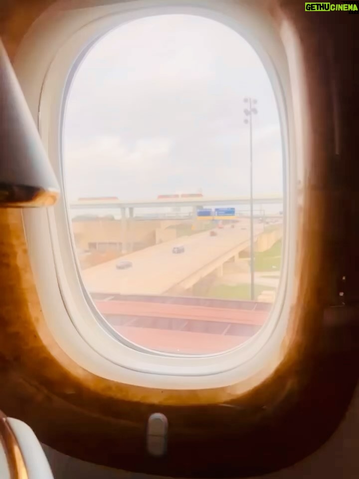 Nani Instagram - Touchdown. Mahi valla Nanna America vachesaadu. ♥️🤗 #HiNanna