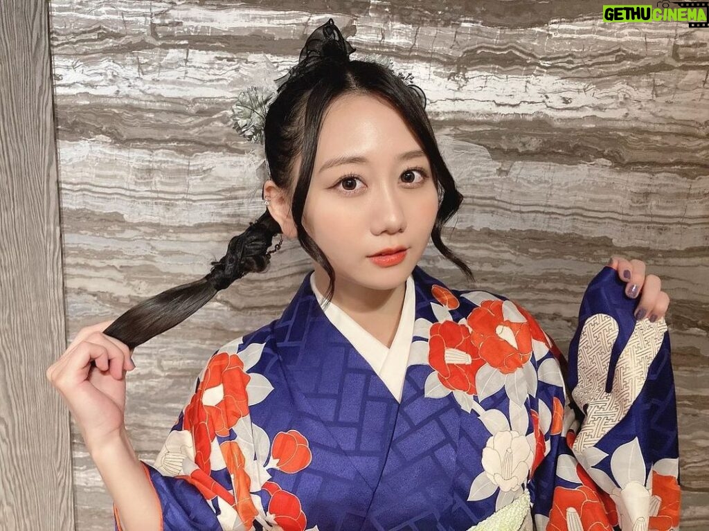 Nao Furuhata Instagram - FCイベで着た着物 1部は前髪流してポニー！ 帯は落ち着いた雰囲気で 髪飾りは少し尖った感じの ギャップが、たまらん。 #着物 #着物ヘア #千切屋治兵衞 #chiji1555 #japanesetraditional