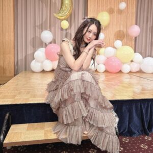 Nao Furuhata Instagram - ⋱Furuhata Nao Birthday2023 ⋰

夜の部はvesさん(@dress_ves)のドレスを
着させていただきました！ありがとうございます！

大人なカラーだけど可愛さもある素敵な
ドレスを用意してくださり、とても嬉しい😭✨

ドレスを着こなせているかは
分からないが、また１つお姉さんに
なったし綺麗を手に入れていきたい所存。
