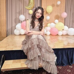 Nao Furuhata Instagram - ⋱Furuhata Nao Birthday2023 ⋰

夜の部はvesさん(@dress_ves)のドレスを
着させていただきました！ありがとうございます！

大人なカラーだけど可愛さもある素敵な
ドレスを用意してくださり、とても嬉しい😭✨

ドレスを着こなせているかは
分からないが、また１つお姉さんに
なったし綺麗を手に入れていきたい所存。