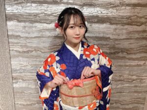 Nao Furuhata Instagram - FCイベで着た着物

2部は前髪下ろしてみた！

髪には金粉が散りばめられ
帯にはちょこんとリボン！

1部と2部で違う雰囲気
楽しめて嬉しかったな☺️

#着物 #着物ヘア
#千切屋治兵衞 #chiji1555
#japanesetraditional