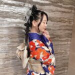 Nao Furuhata Instagram – FCイベで着た着物

1部は前髪流してポニー！

帯は落ち着いた雰囲気で
髪飾りは少し尖った感じの
ギャップが、たまらん。

#着物 #着物ヘア 
#千切屋治兵衞 #chiji1555
#japanesetraditional