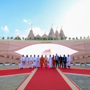 Narendra Modi Instagram - Bhavya and Divya Mandir in Abu Dhabi! A very special day.