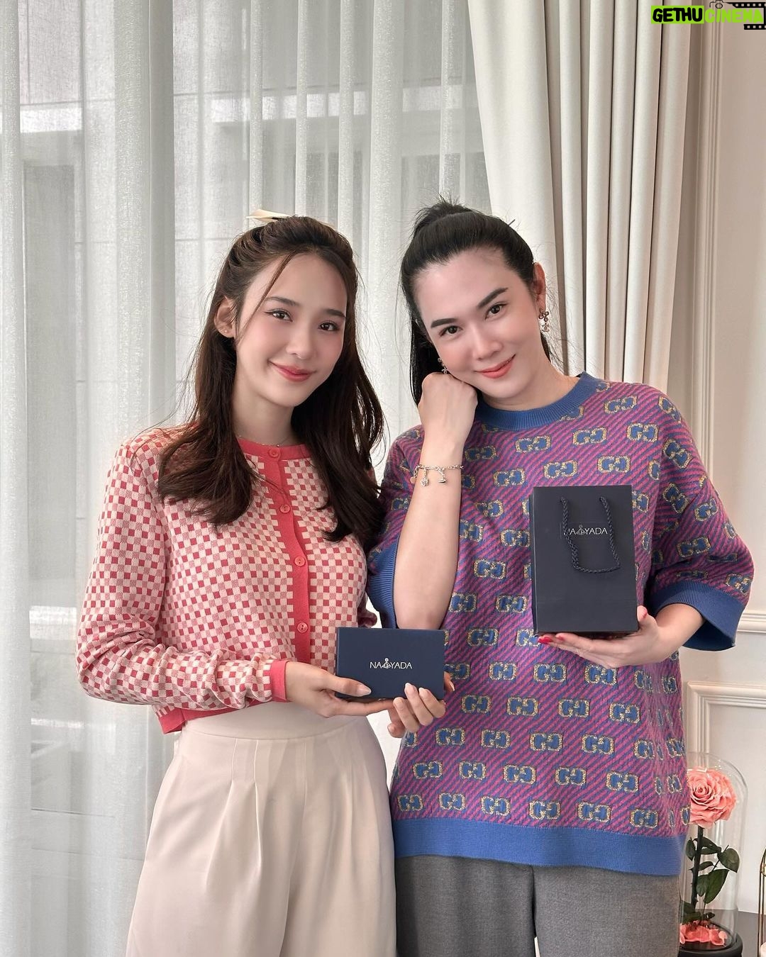 Narilya Gulmongkolpech Instagram - สวัสดีปีใหม่พี่เมย์นะค้า ขอให้พี่เมย์สวยๆ รวยๆ ปังๆ ค่าา 🫶🏻✨💖 เยิฟยูว @mayfuang