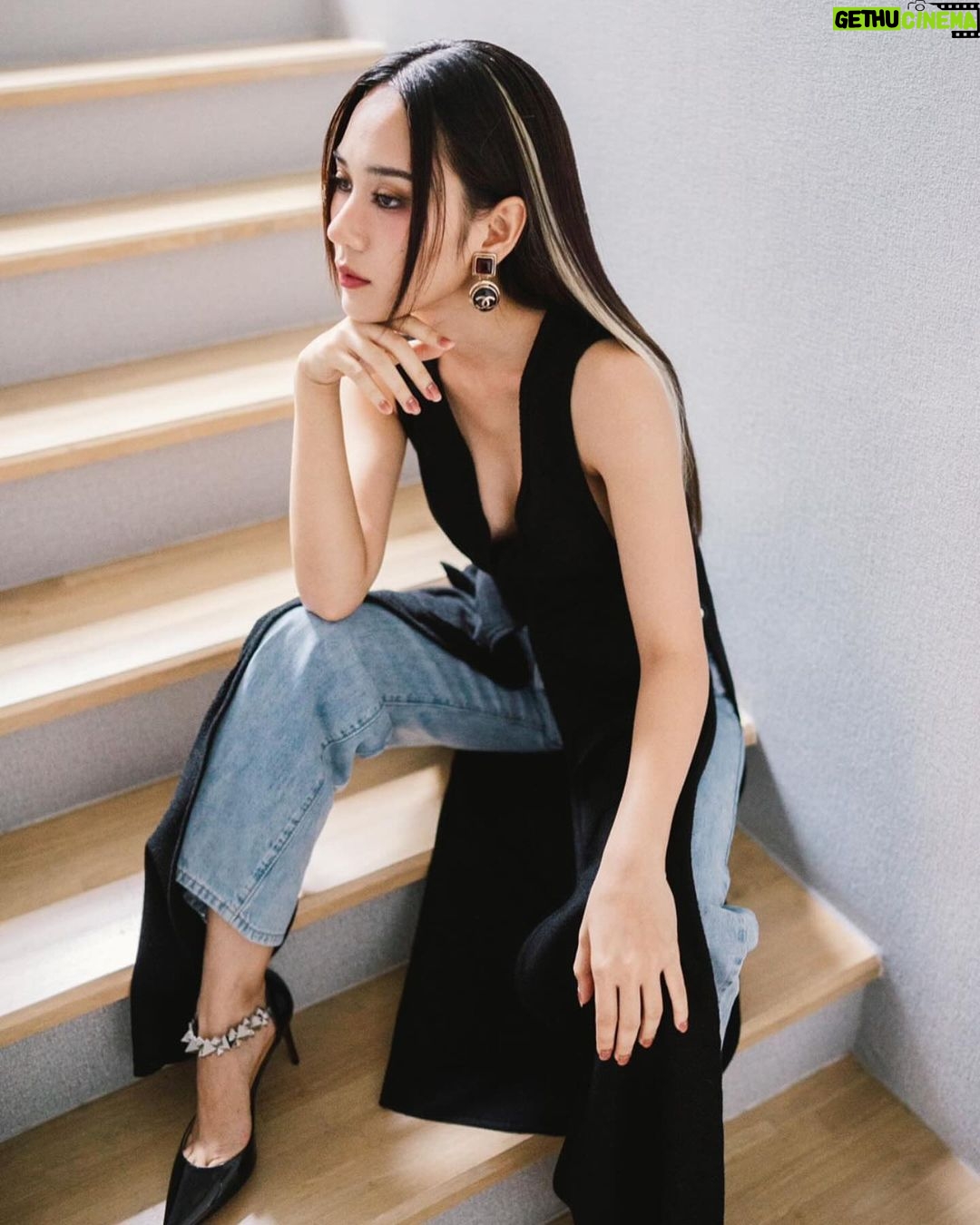 Narilya Gulmongkolpech Instagram - 🖤