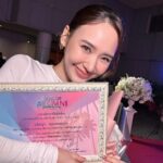 Narilya Gulmongkolpech Instagram – เย้ ดีใจที่มหาวิทยาลัยรังสิตมอบรางวัล “ศิษย์เก่าดีเด่น” ให้กับหนูนะค้า 🙏🥹🫶🏻💖 #rangsitalumniawards2023 Rangsit University