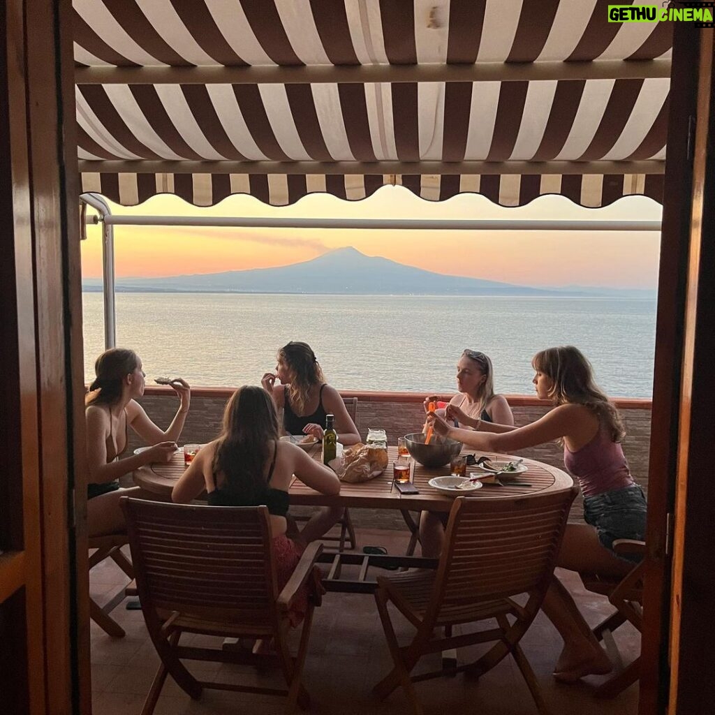 Natálie Halouzková Instagram - Sicily, you were fun!!! ~ od sicilskýho řízení po hořící letiště [ july 23’ ] Sicily, Italy