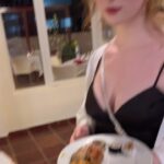 Natálie Halouzková Instagram - 1 týden. 3 skvělý ženy. kopa zážitků. ~ jestli opravdu platí, jak na novej tak po celej, tak se máme na co těšit. ~ tímto vzdávám hold (s měsíčním zpožděním, ups) naprosto šílený a nezapomenutelný dovolený💫 děkuju @zuzanairategeka @daripavlovich for being the best partners in crime🤍 Boa Vista, Cape Verde Islands