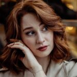 Natálie Halouzková Instagram - nedávno jsem našla jednu cennou věc. laskavost k sobě samotný. a všechno je najednou takový hezčí. lidi, svět, život. ph: @rozalieruzickova děkuju za tebe🤍