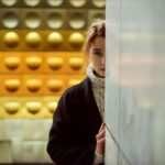 Natálie Halouzková Instagram - pražský metro je super. ale radši jezdím tramvají. ✨ fotky od @patrikdemo vznikly už skoro před rokem. ale já postuju až teď, ani nevim proč. asi protože se až moc řídim pravidlem “co můžeš udělat dneska, odlož na zejtra” …nebo na další rok žejo