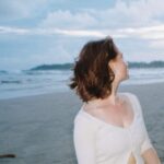 Natálie Halouzková Instagram - Sri Lanka memories part 2✨ #analog ~ není týden, kdy bych na Srí Lanku nemyslela. měsíc plnej široký škály emocí, krásnejch dní. několik i fakt fakt špatnejch dní, který mi potvrdily, že cestování nejsou jen momenty čirý euforie. ale všechny mě hrozně moc naučily. hlavně o mně samotný a za to nikdy nepřestanu být vděčná. ať už to zní sebevíc klišoidně*