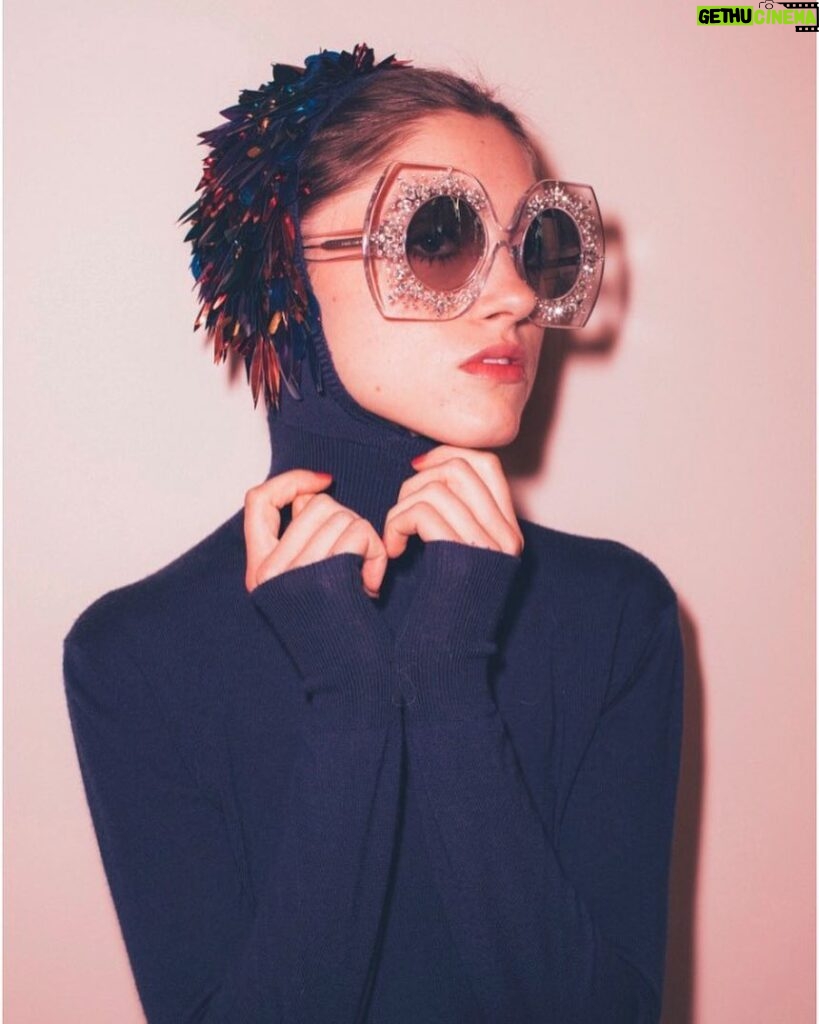 Natalia Dyer Instagram - thank you @coveteur for probably my favorite look of all time 🐦✨