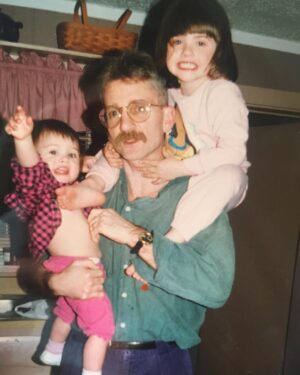 Natalia Dyer Instagram - 💯my dude #happyfathersday #loveu