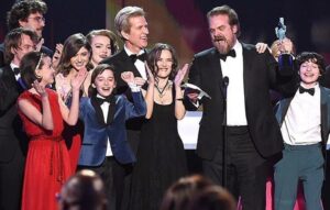 Natalia Dyer Instagram - Ummm wow thank you #sagawards and @dkharbour for saying exactly what was on all our hearts