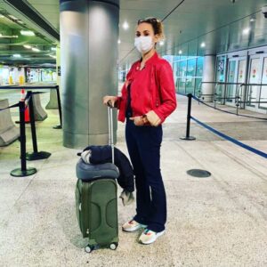Natalia Lobo Instagram - Quiero moverme cada vez mas liviana 
No quiero llevar conmigo nada  que no necesite 
En cada paso ,
 en cada viaje , 
observo , aprendo , entiendo , siento , vibro 
Se donde estoy 
Y se donde quiero ir 

Estoy camino a materializar lo nuevo
 que ya habita en mi 🙌

Soy la autora de mi propia vida 

#creandonuestrapropiarealidad  #elevarlafrecuencia 
#amorporlanaturaleza