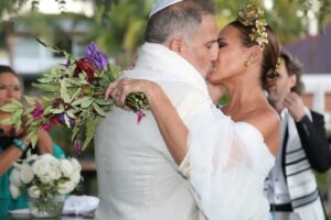 Natalia Lobo Instagram - Feliz dia internacional del beso para tod@s 💙