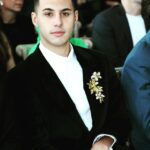 Natalia Lobo Instagram - Hoy hace 20 años que llegaste principe del espacio cuando me di cuenta de que estabas creciendo adentro mio , deje todo y me fui al campo , a respirar aire puro ,abajo de un arbol , arme una huerta , compre gallinas , me entregue a vos y a que crezcas sano , fuerte y conectado con la Tierra Fueron tan hermosos esos meses juntos 💫 Ahora necesitas otras cosas , pero aca estoy con el mismo objetivo , ayudarte a crecer y darte las herramientas que pueda para que salgas al mundo , pero esta vez con tus propias alas Sano , fuerte ,inteligente , sensible , profundo , intuitivo , conectado con tu sentir y con el amor que todo lo cura Confiando en vos , en tus sueños , en la vida , con el corazon luminoso , y con la certeza de que uno es el que crea su propia realidad !!! Crea lo mejor , crea lo que quieras , crea lo que sientas Feliz nueva vuelta al sol Inti .. Arrancaron los vienti !!! Que cada vuelta sea mejor y mejor Subiendo y subiendo en espira!!!! Hasta alcanzar las estrellas y las galaxias lejanas que tanto te gustan , pero siempre con los pies y las raices en la madre Tierra Feliz cumple mi hermoso chico espacial 💫 Mama Nat la misma que te espero bajo el arbol 🌳 @ramirezdenegro @jitric_jc 🙌