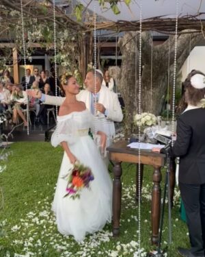 Natalia Lobo Instagram - Tengo de todo para compartir con ustedes , sigo mareada de tanto amor y magia , pero para empezar , esta imagen  resumen bastante bien  todo lo que sucedio el sabado .....amor , alegria , entrega , gente amada , ritual , musica , magia , union ,  y vibracion altisima !!!!! 
Continuara ❤
Gracias a todos por tanto !!!