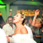 Natalia Lobo Instagram - La alegria de la fiesta inolvidable !!! Cierro los ojos y sigo ahi , en la fiesta !!!! sintiendo la alegria y el amor de todos los que nos rodeaban la felicidad de dar este salto cuatico que nos lleva a volar juntos , porque no me quiero encerrar en una jaula con vos mi amor , quiero que salgamos a volar .... juntos!!! Porque con vos , todo es mas lindo ❤ #creandonuestrapropiarealidad #elevarlafrecuencia