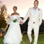 Natalia Lobo Instagram - Las fotos de los recien casados 🌺 Gracias a todos por tanto amor y buena onda Estamos felices Amor , verdad , magia y mucha , mucha alegria 🤍 #creartupropiarealidad #elevarlafrecuencia @benitofernandez @regina_cosmetics @diegoimpa @jitric_jc @gabrielacrespiflorista @fabianpaz