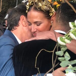 Natalia Lobo Instagram - Queridos amigos del alma @dpragier y Nanda de @tierradeoromerlo
 gracias por ayudarme a crear nuestra ceremonia , la nuestra , la que nos representa a los dos y oficiarla con tanto  amor , alegria ,profundidad y entrega 
Es dificil expresar tanta emocion y tanta magia 💫 los adoro 
Gracias totales 🙌🤍