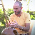 Natalia Lobo Instagram - Seibo también se está preparando para vivir “Barro & Pampa”, afilando las cuerdas y los sentidos para la armonización vibracional con sonidos. Gracias @vertientesolar por compartir tu sabiduría ancestral 🌞 Quedan los últimos cupos, dejá tu mail de contacto en la web y reservá tu lugar 🌾 ⁠“Barro & Pampa”. Conectando desde la raíz. 📆 25 al 28 de Mayo 📍 Alberdi, Buenos Aires