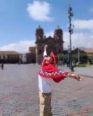 Natalia Lobo Instagram - Gracias Peru  por ser , una vez mas , un antes y un despues en mi vida 💫
Gracias por estos dias de limpieza , curacion , coneccion , aprendizaje , respeto , perdon , caminatas , conocimiento , nuevos  amigos , entendimiento , magia , verdad , tierra , agua , universo , sudamerica , cascadas , apus , abuelos sabios , ofrendas , maestros , revelaciones , amor ..... gracias por ayudarme a recuperar mi alegria , mi escencia , mi camino 

Gracias Lupita  querida  por todo lo aprendido 
 Gracias @juanmanuelgiordano por tu guia 

Gracias @lacasonadelucre  por las miles de fotos que ire compartiendo de a poco 

Gracias @preferentia_travel  por hacerme sentir tan cuidada donde quiera que vaya 

 Y Gracias universo !!! 
por haberme dado esta oportunidad , en estos momentos tan movilizantes que estamos viviendo todos 

El trabajo,  primero ... siempre es con uno !!!

Gracias , gracias , gracias 🙌🙏