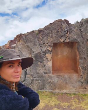 Natalia Lobo Instagram - Gracias Peru  por ser , una vez mas , un antes y un despues en mi vida 💫
Gracias por estos dias de limpieza , curacion , coneccion , aprendizaje , respeto , perdon , caminatas , conocimiento , nuevos  amigos , entendimiento , magia , verdad , tierra , agua , universo , sudamerica , cascadas , apus , abuelos sabios , ofrendas , maestros , revelaciones , amor ..... gracias por ayudarme a recuperar mi alegria , mi escencia , mi camino 

Gracias Lupita  querida  por todo lo aprendido 
 Gracias @juanmanuelgiordano por tu guia 

Gracias @lacasonadelucre  por las miles de fotos que ire compartiendo de a poco 

Gracias @preferentia_travel  por hacerme sentir tan cuidada donde quiera que vaya 

 Y Gracias universo !!! 
por haberme dado esta oportunidad , en estos momentos tan movilizantes que estamos viviendo todos 

El trabajo,  primero ... siempre es con uno !!!

Gracias , gracias , gracias 🙌🙏