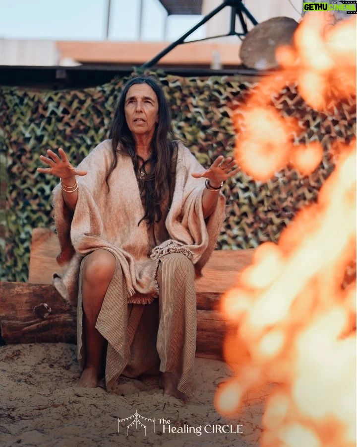 Natalia Lobo Instagram - Gracias a todo el equipo , a toda la gente maravillosa , a todos los guardianes de la Tierra , a todos los amigos que me acompañaron en la presentacion de @thehealingcircle.experience mi nuevo sueño , de mi nuevo proyecto de vida @pupyortiz @melina.rubinstein @seiboandresoppizzi @kamalaya_yoga_meditacion @tomiqente @bymonicamarmo @abrilpereyralucena @wallydiamante @carlinomica Caminando mi nueva realidad acompañada por tribu 💫